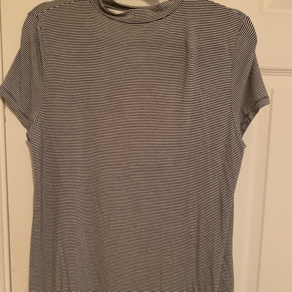 American Eagle open cleavage blouse - Picture 2 of 3